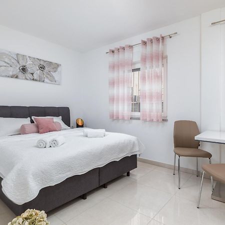 Marine Lux Apartments Pola Esterno foto