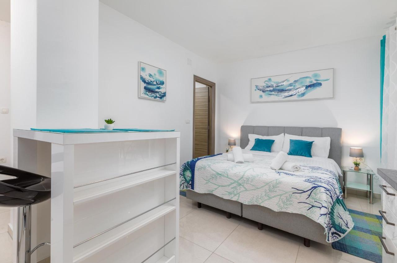 Marine Lux Apartments Pola Esterno foto