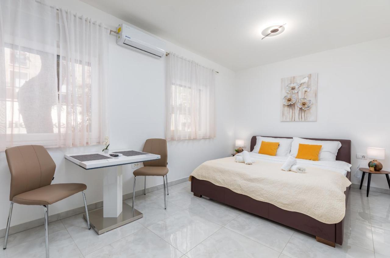 Marine Lux Apartments Pola Esterno foto