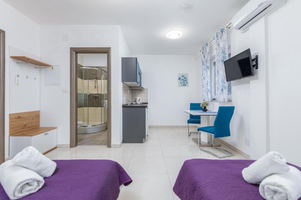 Marine Lux Apartments Pola Esterno foto