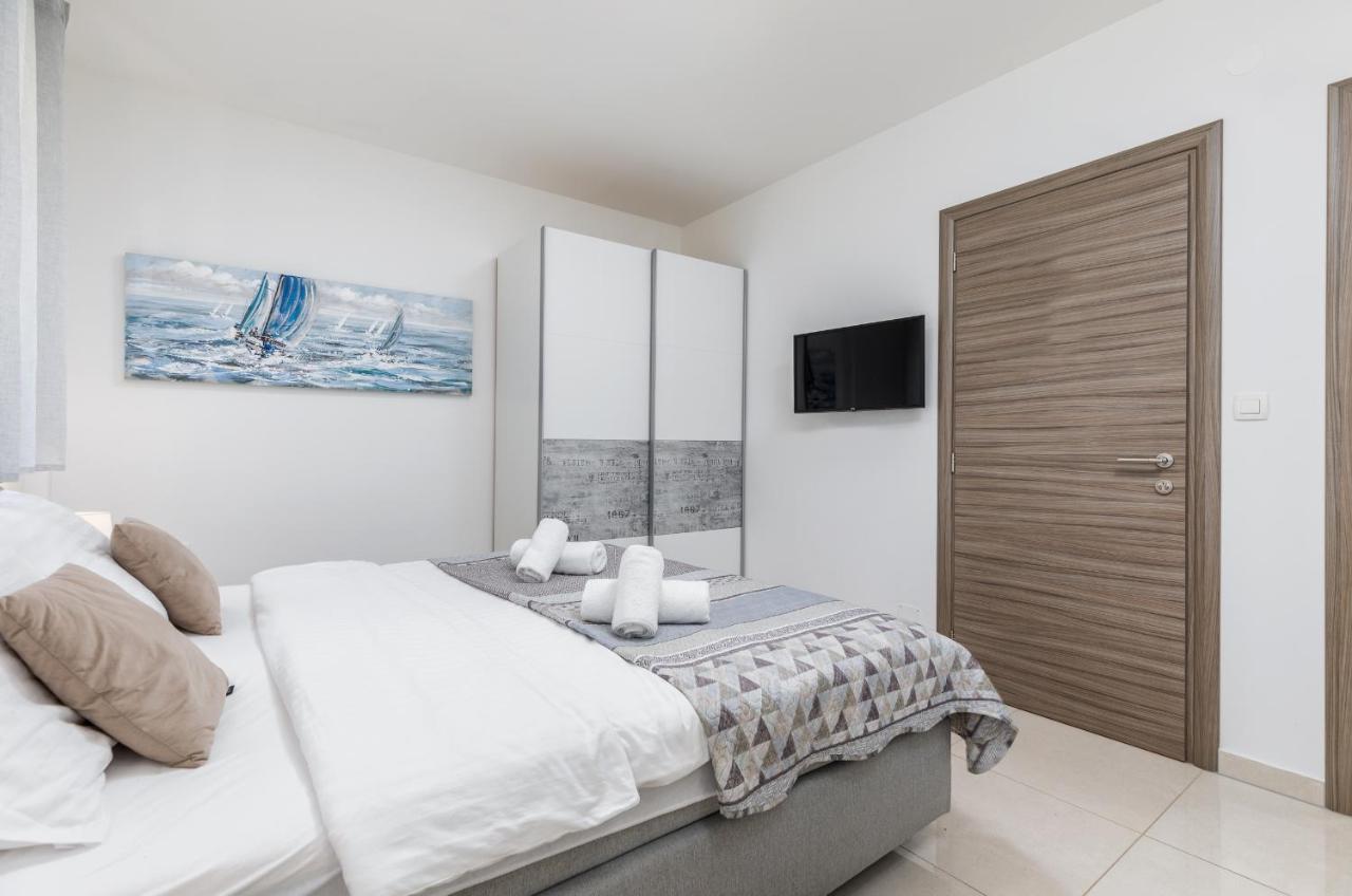 Marine Lux Apartments Pola Esterno foto